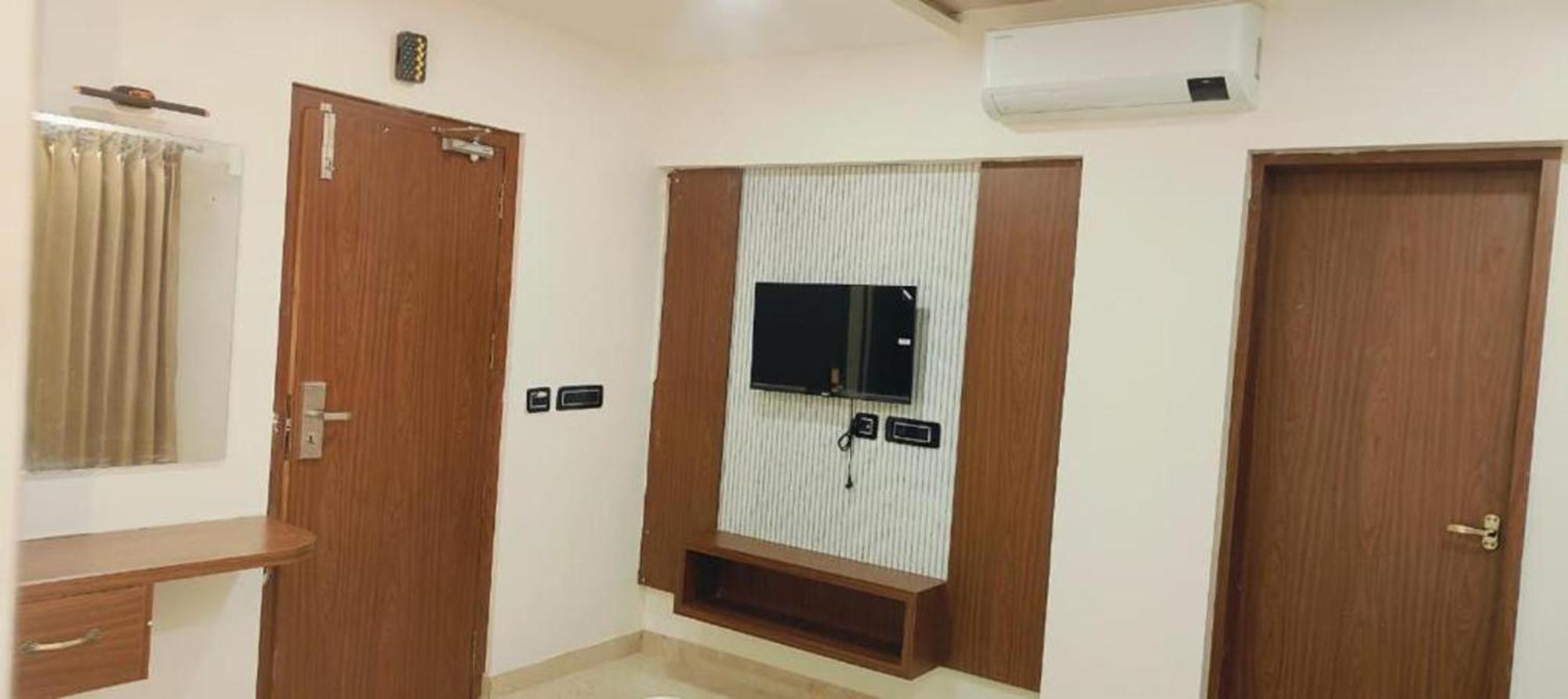 Sree Mahalakshmi Residency By K Hotels Virudunagar Exterior foto