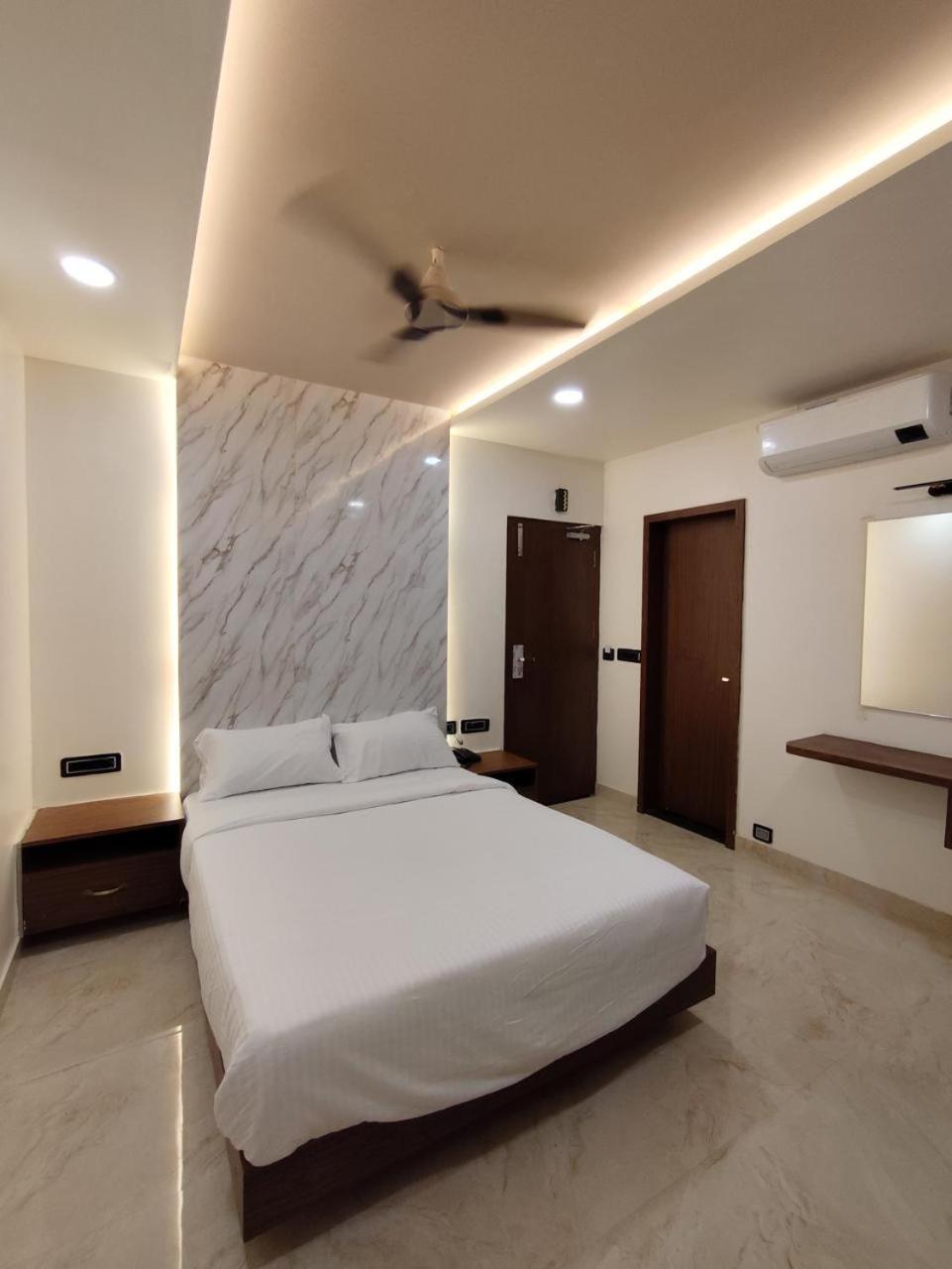 Sree Mahalakshmi Residency By K Hotels Virudunagar Exterior foto